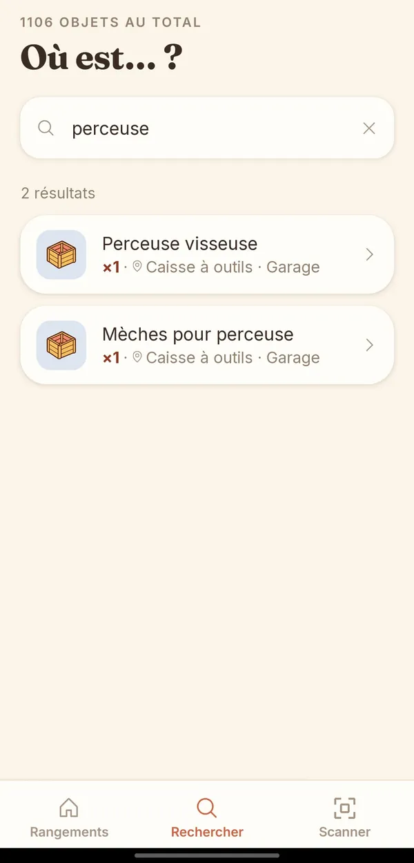 Écran BoxTales : la recherche « perceuse » indique la caisse à outils du garage